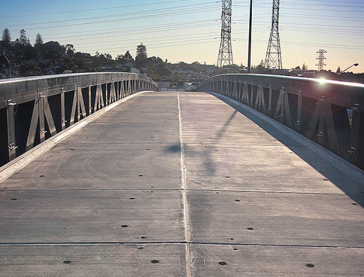 onehung foreshore overbridge